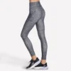 Go Walk Bedruckte, hoch taillierte Leggings in voller Länge Go Walk Bedruckte, hoch taillierte Leggings in voller Länge