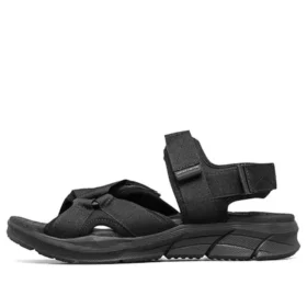 Lässige schwarze Sandalen