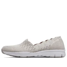 Moderne, bequeme Slipper in Elfenbein