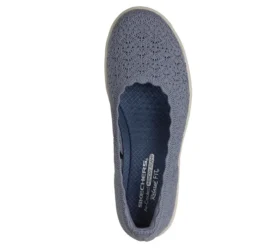 Relaxed Fit: Newport Keilabsatz – Softly Stitched Relaxed Fit: Newport Keilabsatz – Softly Stitched