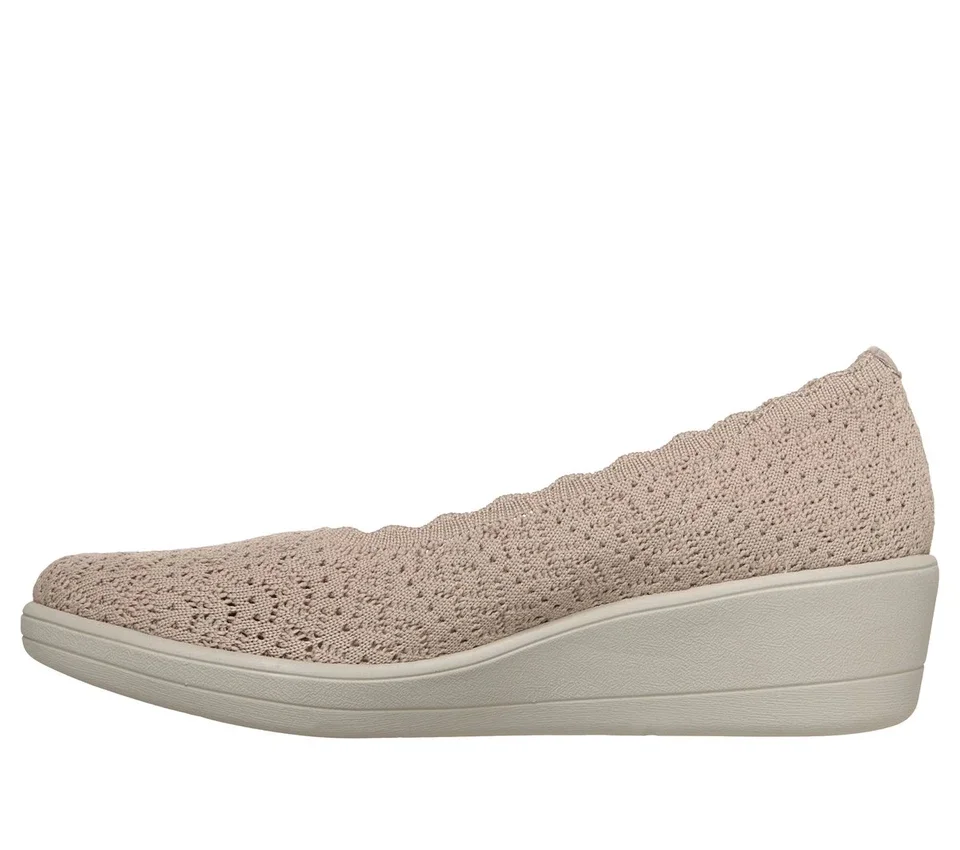 Relaxed Fit: Newport Keilabsatz – Softly Stitched Relaxed Fit: Newport Keilabsatz – Softly Stitched