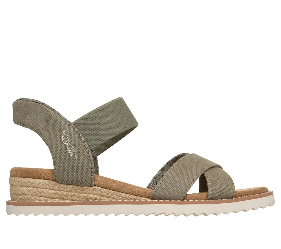 Skechers Slip-ins: BOBS Desert Kiss – Golden Lily Skechers Slip-ins: BOBS Desert Kiss – Golden Lily