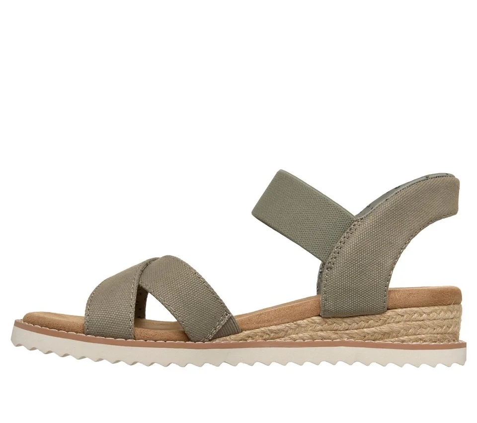 Skechers Slip-ins: BOBS Desert Kiss – Golden Lily Skechers Slip-ins: BOBS Desert Kiss – Golden Lily