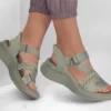 Skechers Slip-ins: Max Cushioning Elite 2.0 Sandale – Emery Skechers Slip-ins: Max Cushioning Elite 2.0 Sandale – Emery