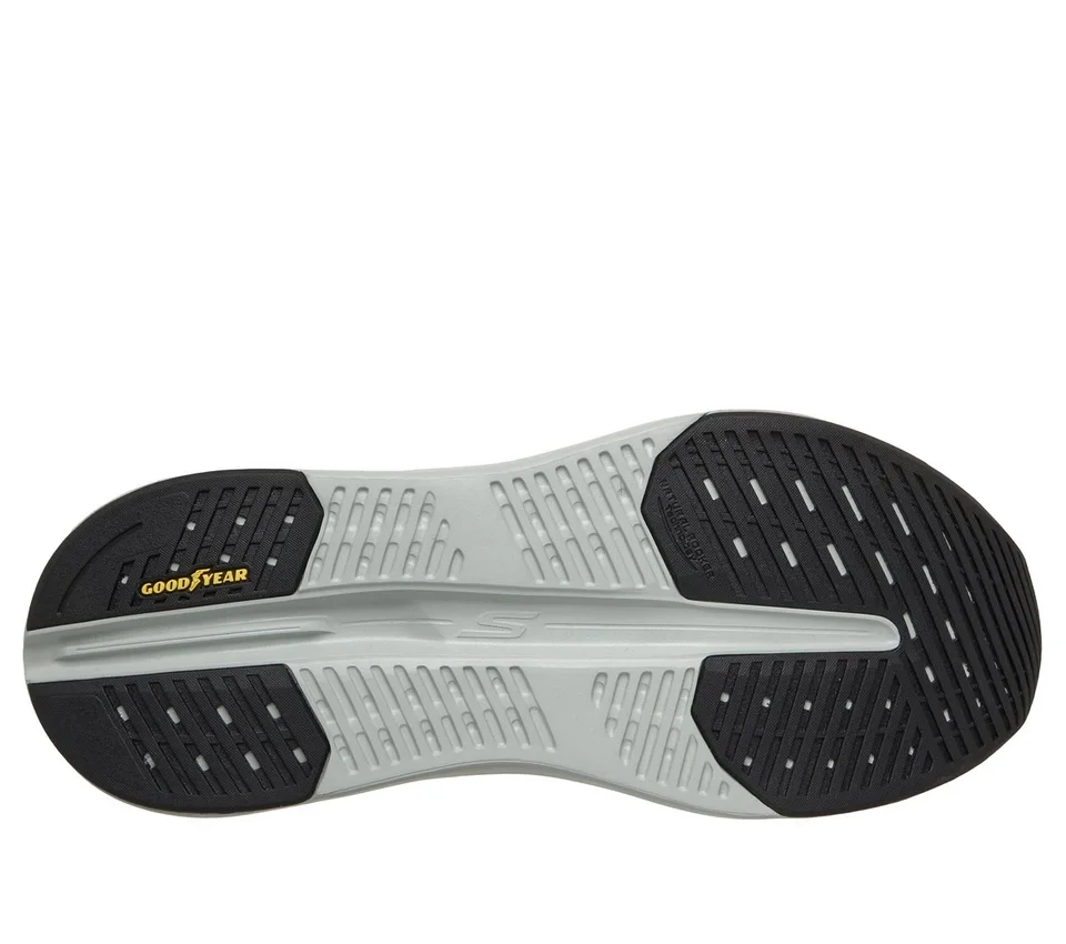 Skechers Slip-ins: Max Cushioning Glide-Step – Werbung Skechers Slip-ins: Max Cushioning Glide-Step – Werbung