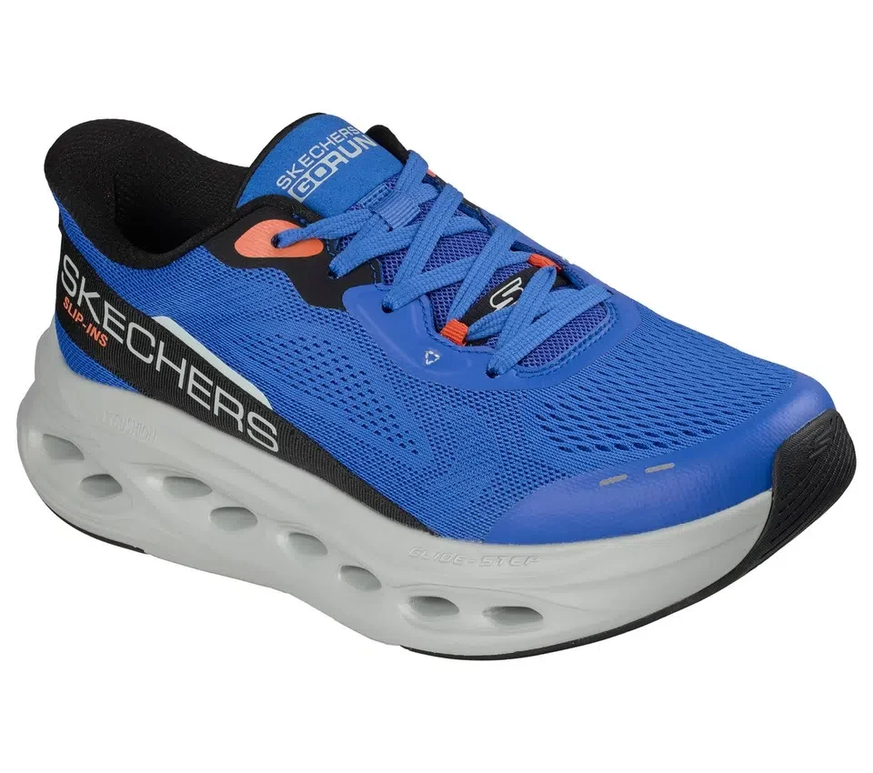Skechers Slip-ins: Max Cushioning Glide-Step – Werbung Skechers Slip-ins: Max Cushioning Glide-Step – Werbung