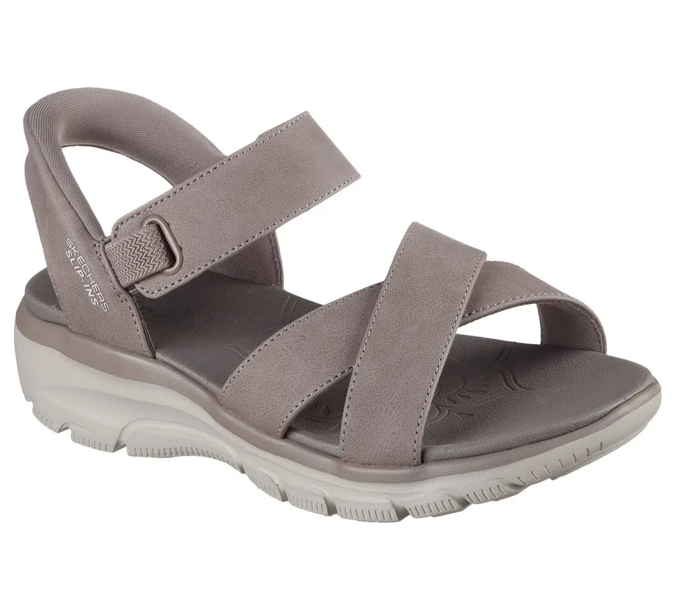 Skechers Slip-ins Relaxed Fit: Lässig – irgendwo, wo die Sonne scheint Skechers Slip-ins Relaxed Fit: Lässig – irgendwo, wo die Sonne scheint